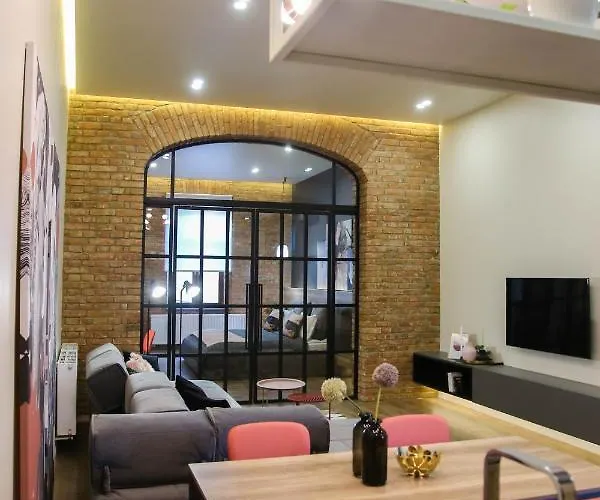 Apart Hotel на Трояндовой Чернівці