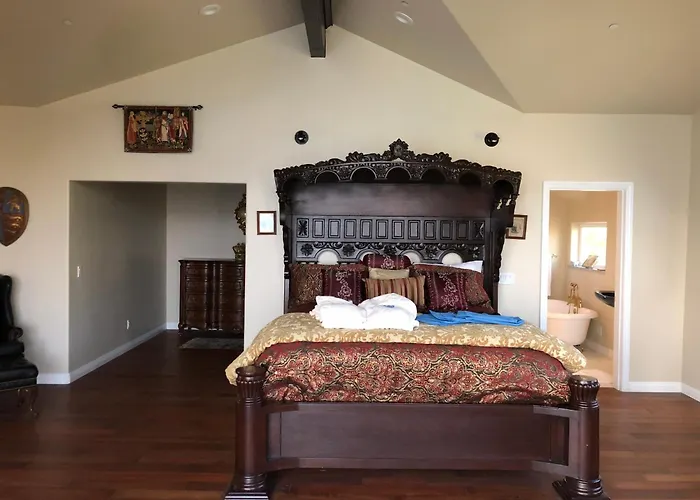 The Castle Inn Of The Lost Coast Shelter Cove