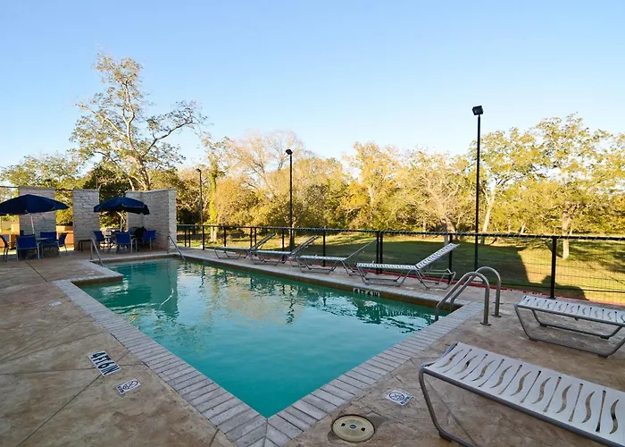Baymont By Wyndham Columbus Hotel