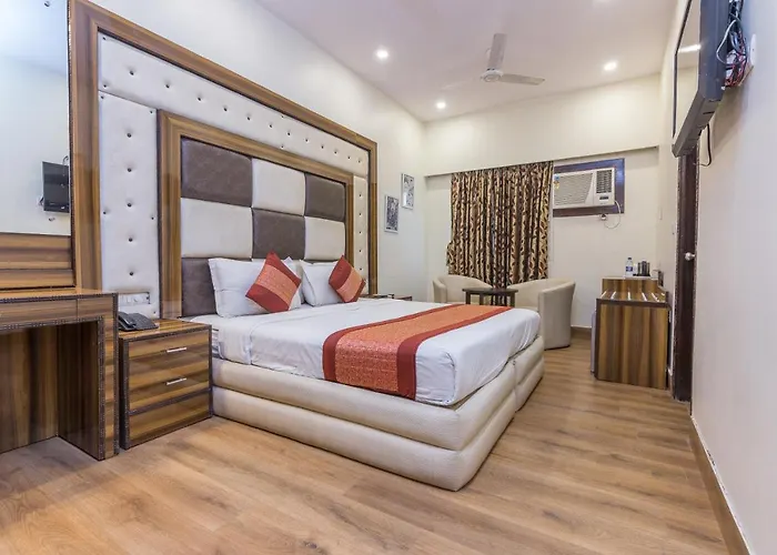 Rupam Hotel - Air Purified Comfort Delhi 