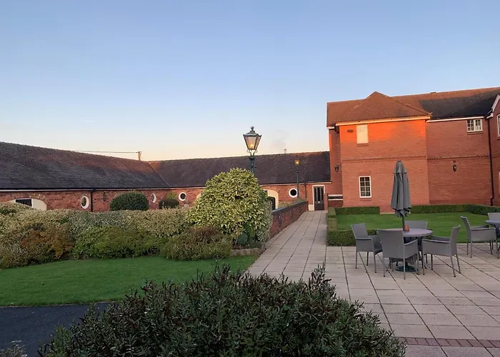 Hunters Lodge Hotel Crewe