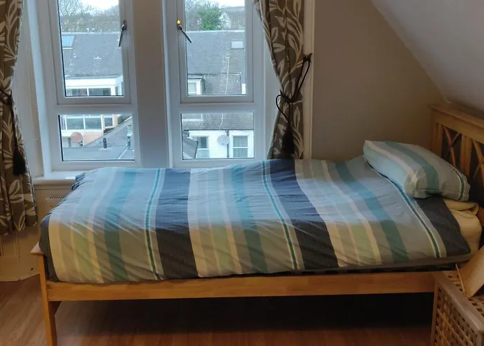 Forth Bay Guest House Leven 