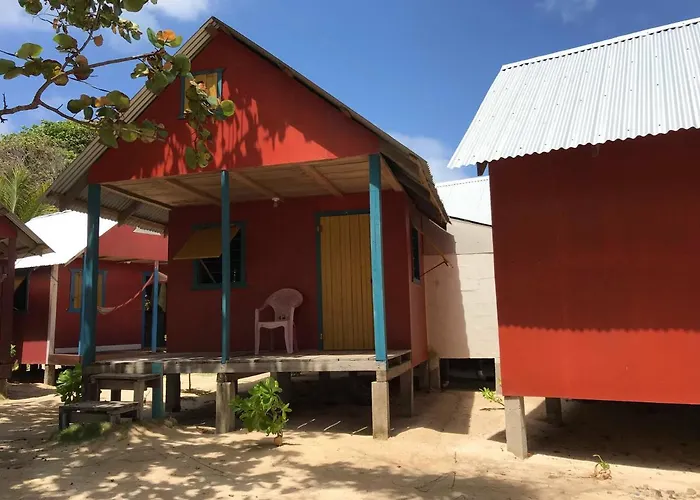 Sunrise Paradise/Carlito'S Place Little Corn Island