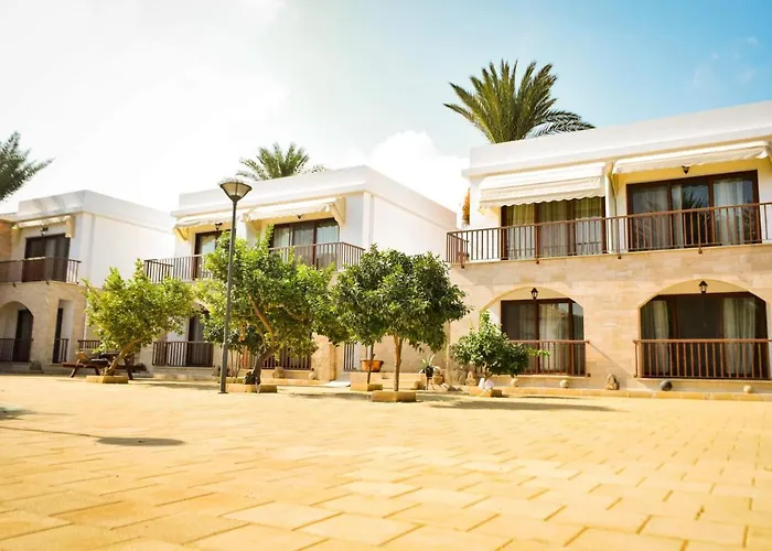 Golden Palms Guest House & Cafe Gazimağusa