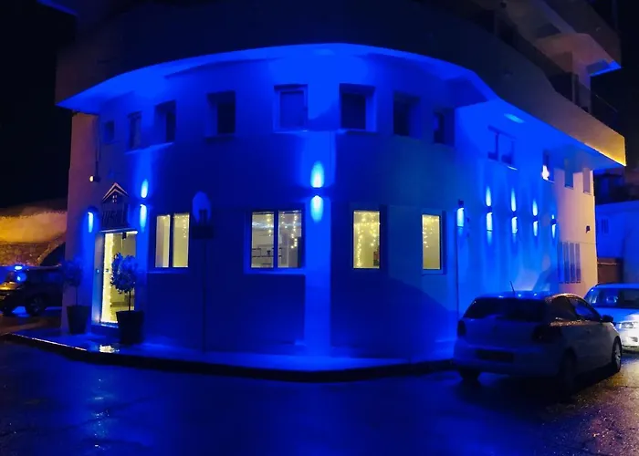 White 11 Aparthotel Larnaca