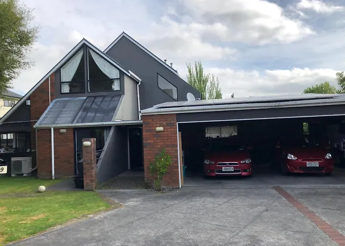 Warm On Waterloo Bed & Breakfast Palmerston North