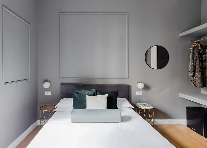 Suites By Chloe Rom