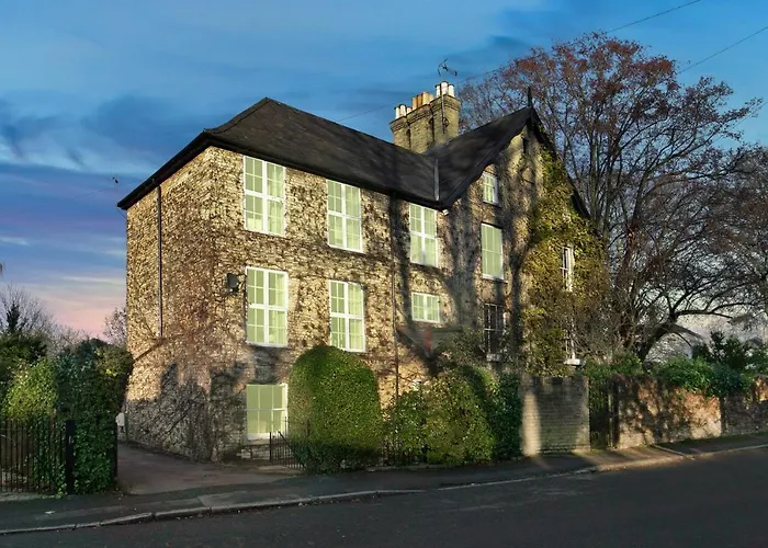 Pages Hotel And Guesthouse Harlow