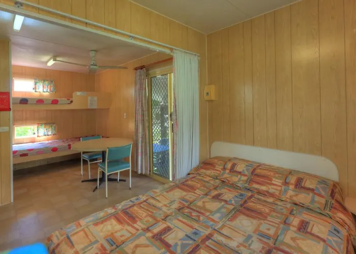 Flying Fish Point Tourist Park Hotel Innisfail