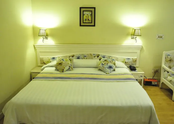 Alpine Continental Hotel Shillong