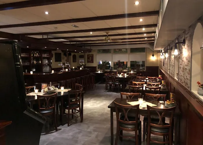 De Halve Maan Hotel Bovenkarspel