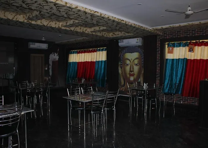 Hotel Omm Palace Puri