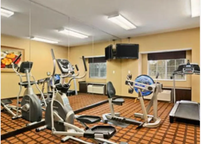 Microtel Inn & Suites By Wyndham Ozark