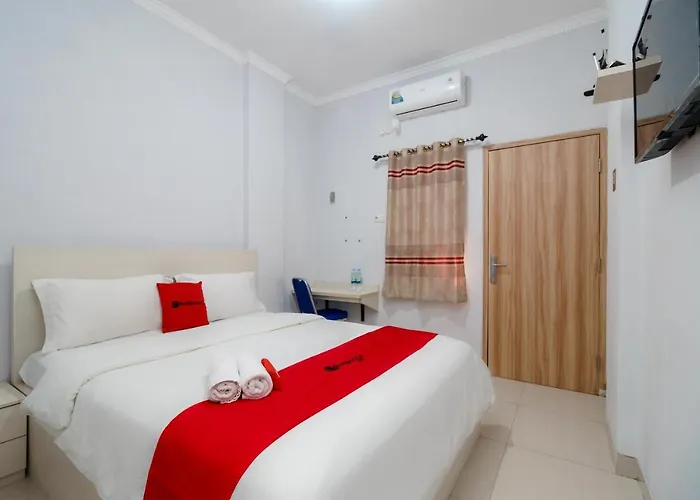 RedDoorz syariah near Stasiun LRT Bumi Sriwijaya Hotel Palembang