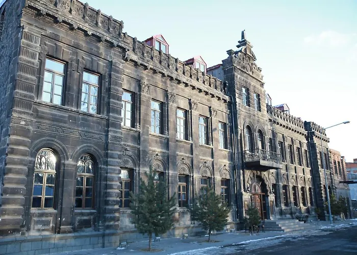 Cheltikov Hotel Kars