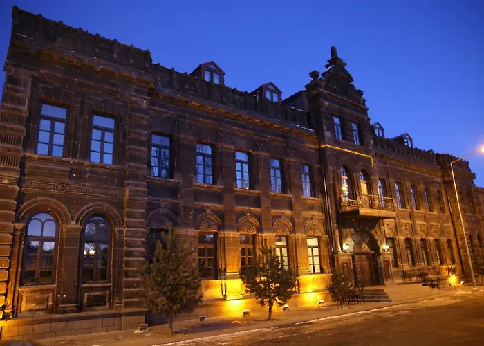 Cheltikov Hotel Kars