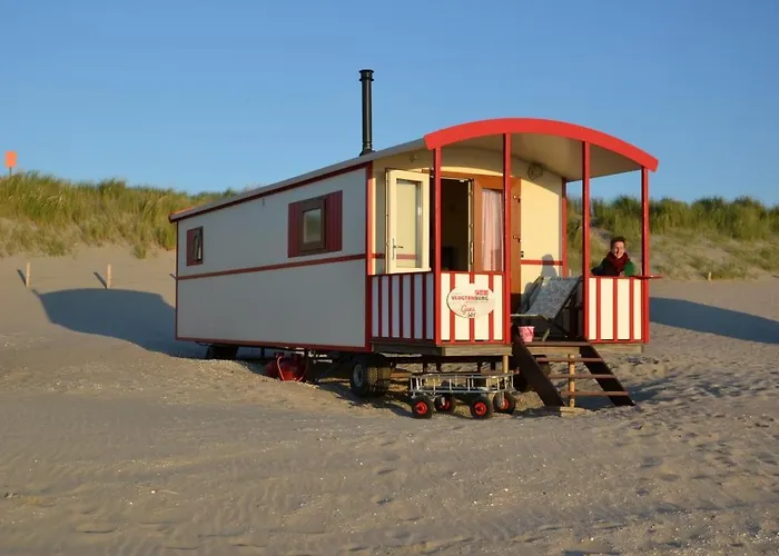 Pipowagen op het strand s-Gravenzande