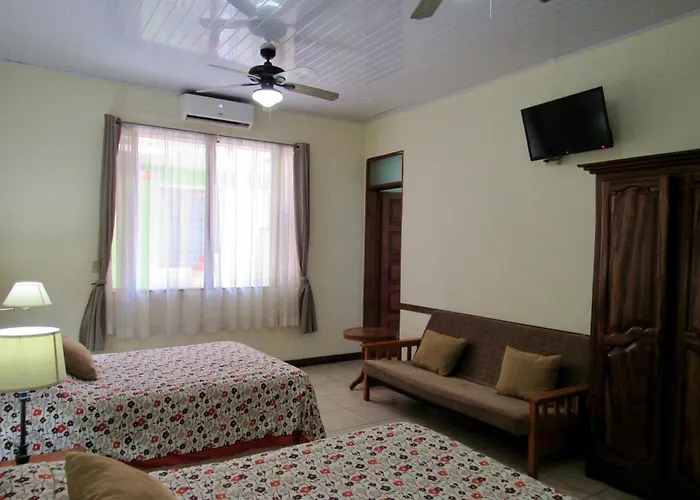 Hotel La Guaria Inn & Suites Alajuela
