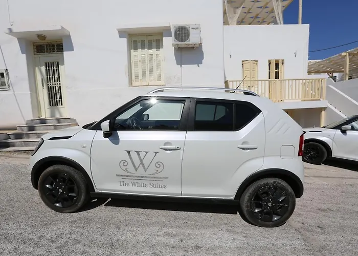 The White Suites Adamantas