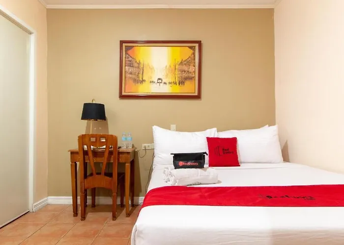 Reddoorz @ Downtown Tacloban Hotel