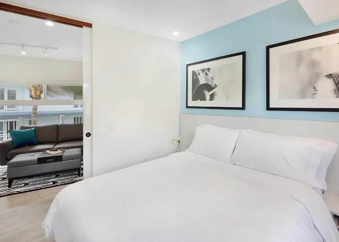 Ocean Treasure Beachside Suites Lauderdale-by-the-Sea