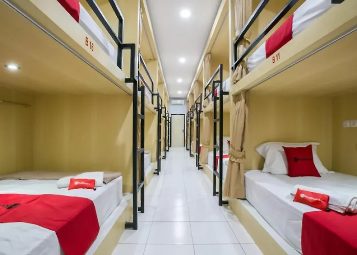 Reddoorz Hostel Near Lawang Sewu Semarang
