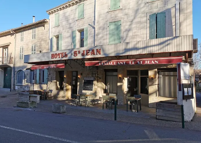 Le Saint Jean Hotel Bar Restaurant - Barbentane