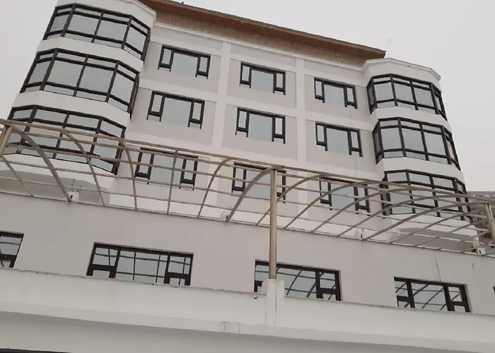 Hotel The White Castle Kargil