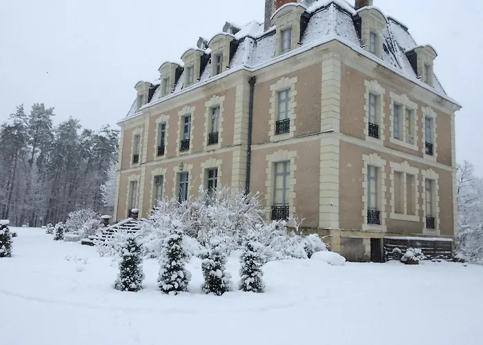 Château des Essards avec piscine et jacuzzi Langeais