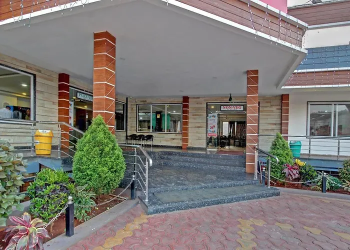 Oyo 48704 Rashi Farms Hotel Hubli