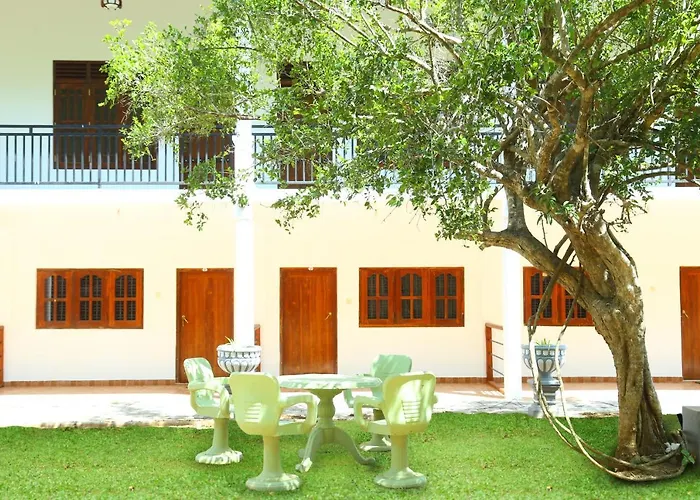 Emerald Guest House Kataragama