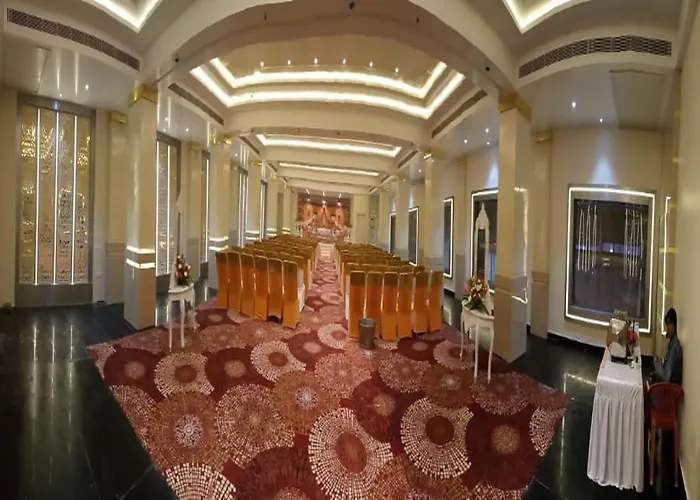 Hotel Nakshatra Lucknow