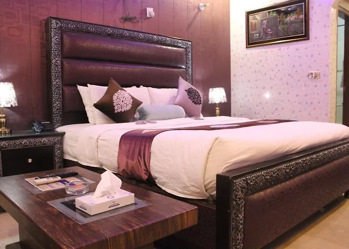 Hotel The Leschanze Lahore