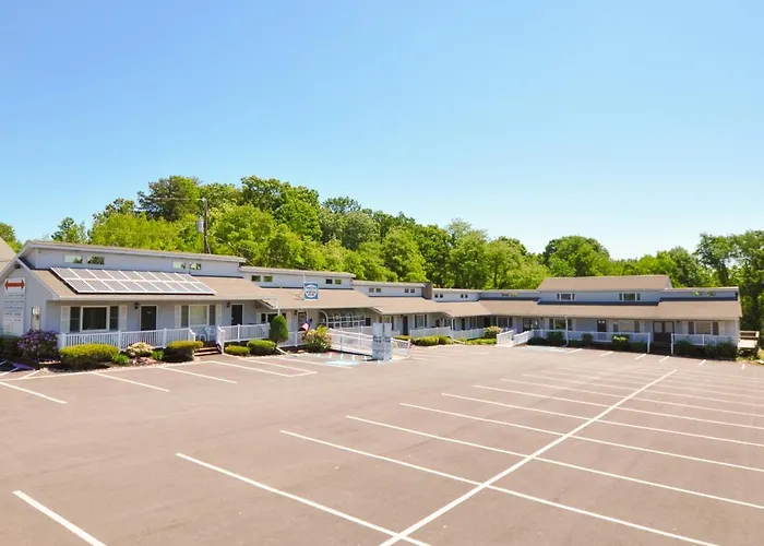 East Shore Lodging Hawley