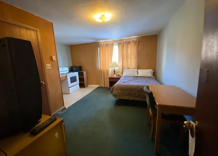 Uptown Motel Estevan