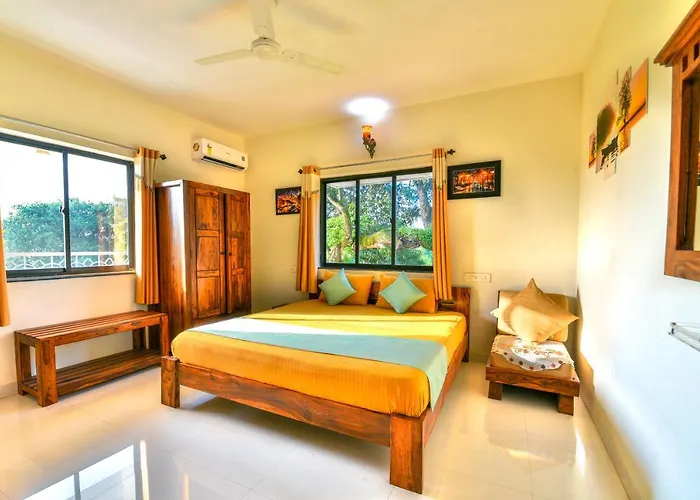 Monarch Suites Candolim