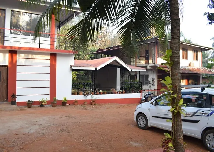 Bahar Deluxe Bed & Breakfast Dapoli