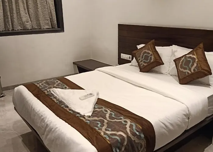 Hotel Flora Suites - Fort Mumbai