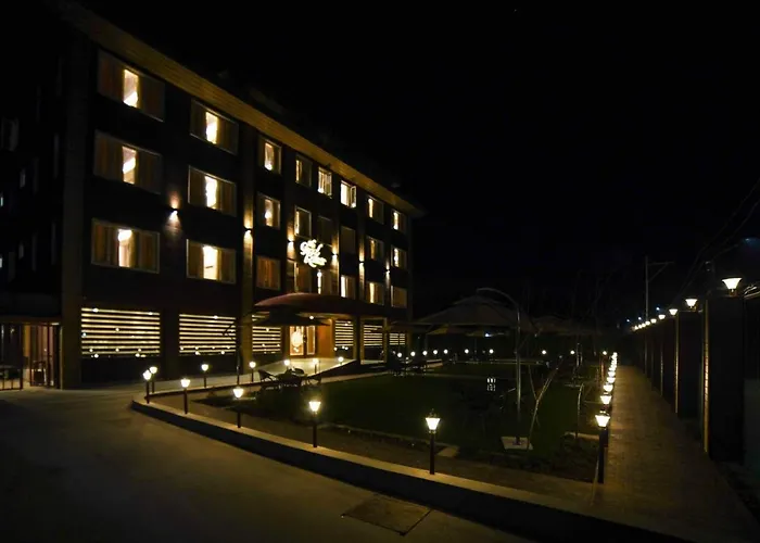 The Grand Kaisar Hotel Srinagar 