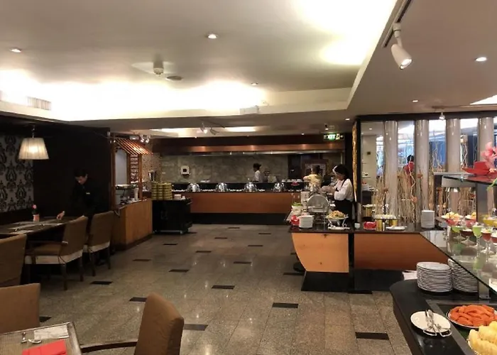 Bangkok Centre Hotel - Sha Extra Plus