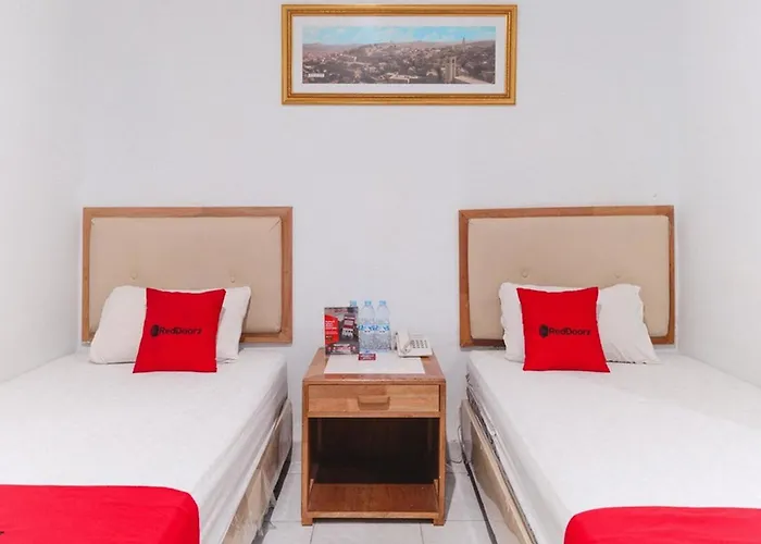 RedDoorz @ Jalan Mojopahit Medan Hotel