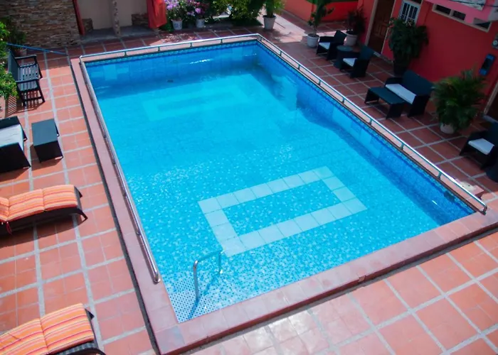 Windjammer International Cuisine & Comfort Inn Georgetown