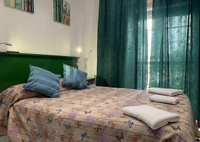 Pension La Giraldilla Seville