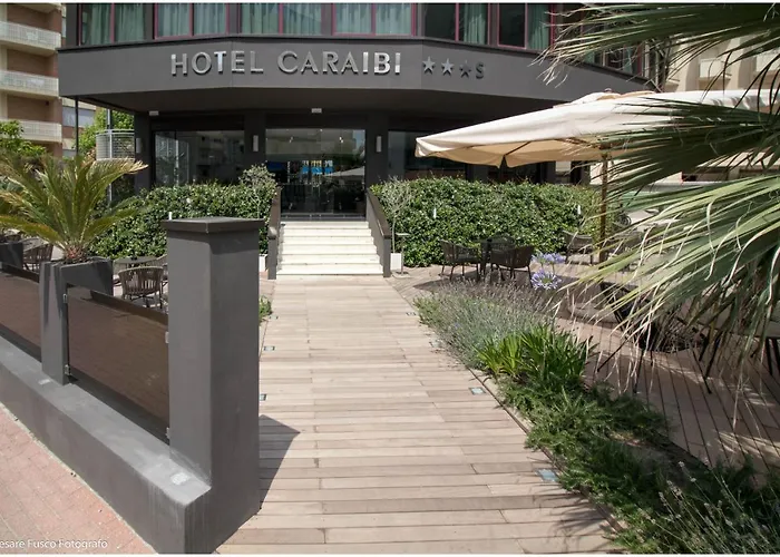 Hotel Caraibi - Breakfast Until 11-00 And Dinner-Mirabilandia Partner Milano Marittima