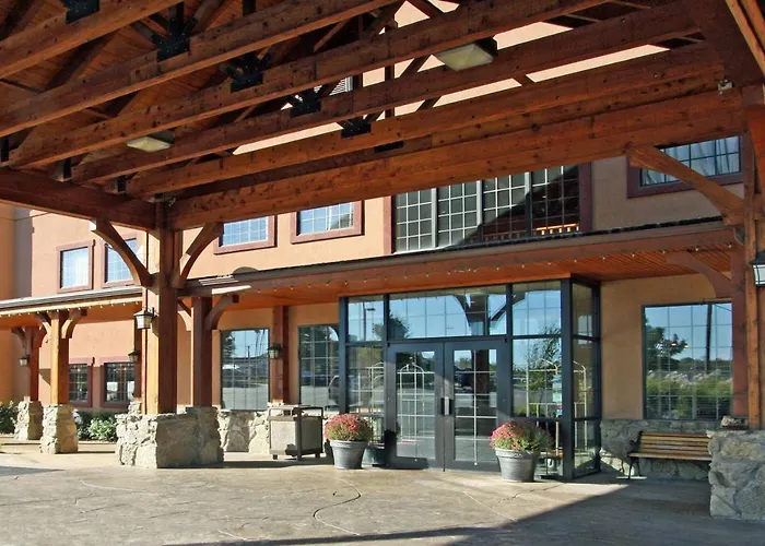 Super 8 By Wyndham Troy Hotel