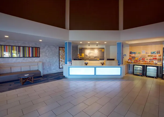 Holiday Inn Express & Suites Canyonville