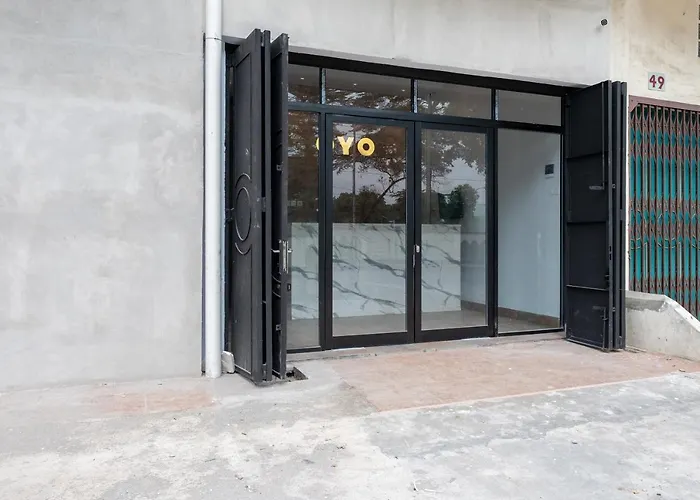 Super Oyo 3150 Theodore Homestay Medan