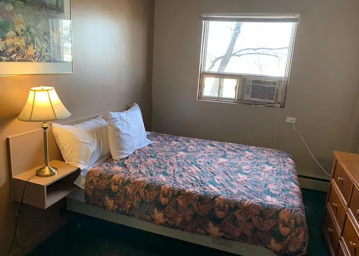 Vivian Motor Hotel Neepawa