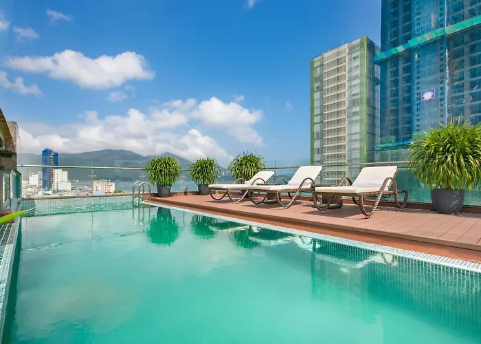 Dolphin Hotel And Apartment Danang