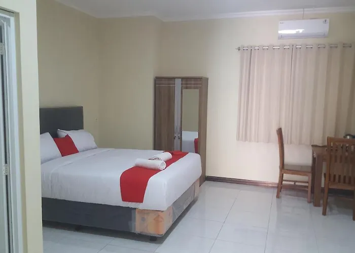 Kostel Wood 7296 Hotel Semarang